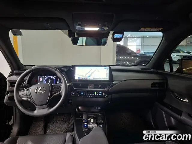 Lexus UX 2024 2.0 автомат (гидро), миниатюра 11