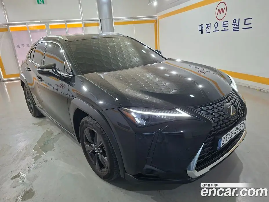 Lexus UX 2024 2.0 автомат (гидро), фото 6