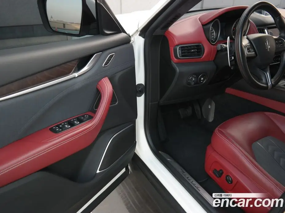 Maserati Levante 2018 3.0 автомат (гидро), фото 10