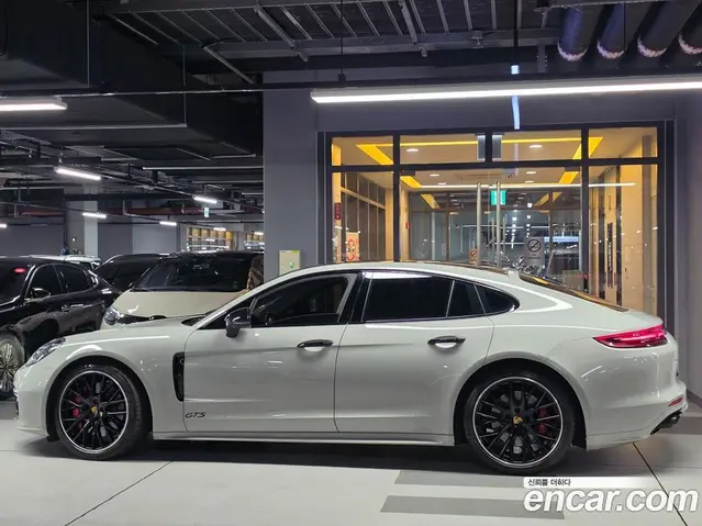 Porsche Panamera 2020 4.0 автомат (гидро), миниатюра 3