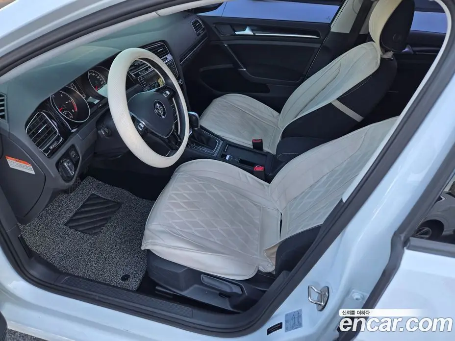 Volkswagen Golf 2014 1.6 автомат (гидро), фото 16 Volkswagen Golf 2014 1.6 автомат (гидро), фото 16