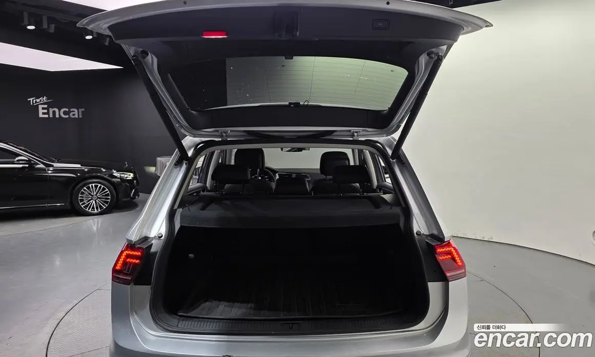 Volkswagen Tiguan 2020 2.0 автомат (гидро), фото 20 Volkswagen Tiguan 2020 2.0 автомат (гидро), фото 20