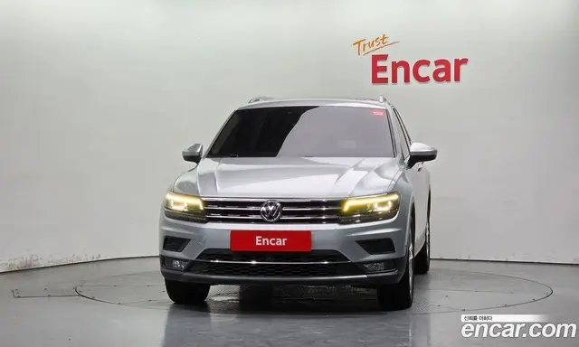 Volkswagen Tiguan 2020 2.0 автомат (гидро), миниатюра 3 Volkswagen Tiguan 2020 2.0 автомат (гидро), миниатюра 3