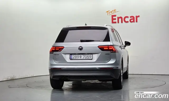 Volkswagen Tiguan 2020 2.0 автомат (гидро), миниатюра 4 Volkswagen Tiguan 2020 2.0 автомат (гидро), миниатюра 4