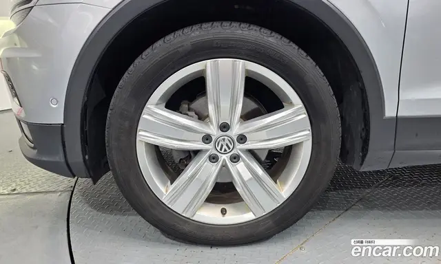 Volkswagen Tiguan 2020 2.0 автомат (гидро), миниатюра 5 Volkswagen Tiguan 2020 2.0 автомат (гидро), миниатюра 5