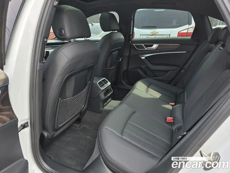 Audi A6 2021 2.0 автомат (гидро), фото 11