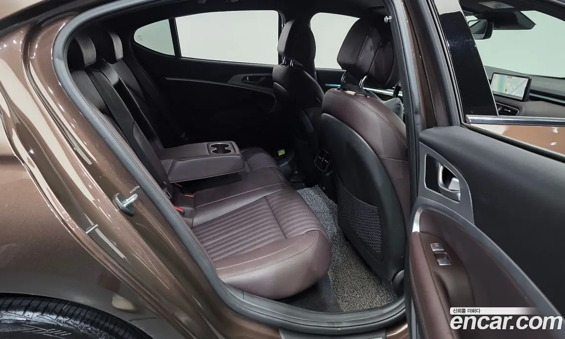 Genesis G70 2021 2.0 автомат (гидро), фото 12 Genesis G70 2021 2.0 автомат (гидро), фото 12