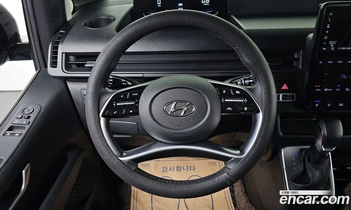Hyundai Staria 2023 2.2 автомат (гидро), фото 15