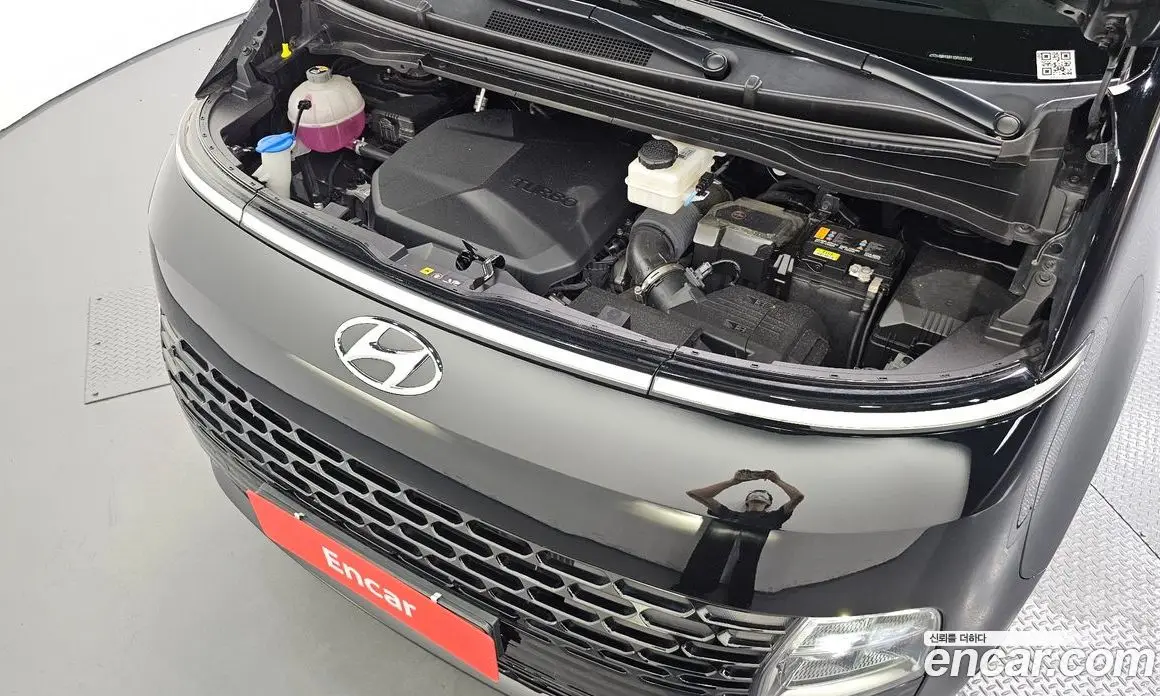 Hyundai Staria 2023 2.2 автомат (гидро), фото 6