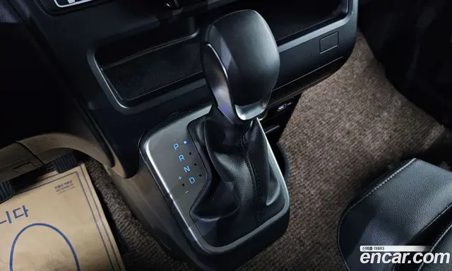 Hyundai Staria 2023 2.2 автомат (гидро), миниатюра 9