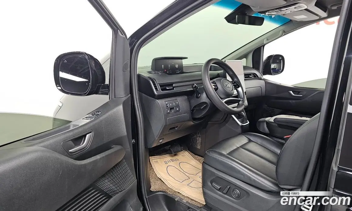Hyundai Staria 2023 2.2 автомат (гидро), фото 10