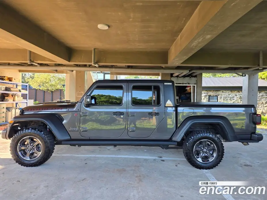 Jeep Gladiator 2021 3.6 автомат (гидро), фото 9 Jeep Gladiator 2021 3.6 автомат (гидро), фото 9