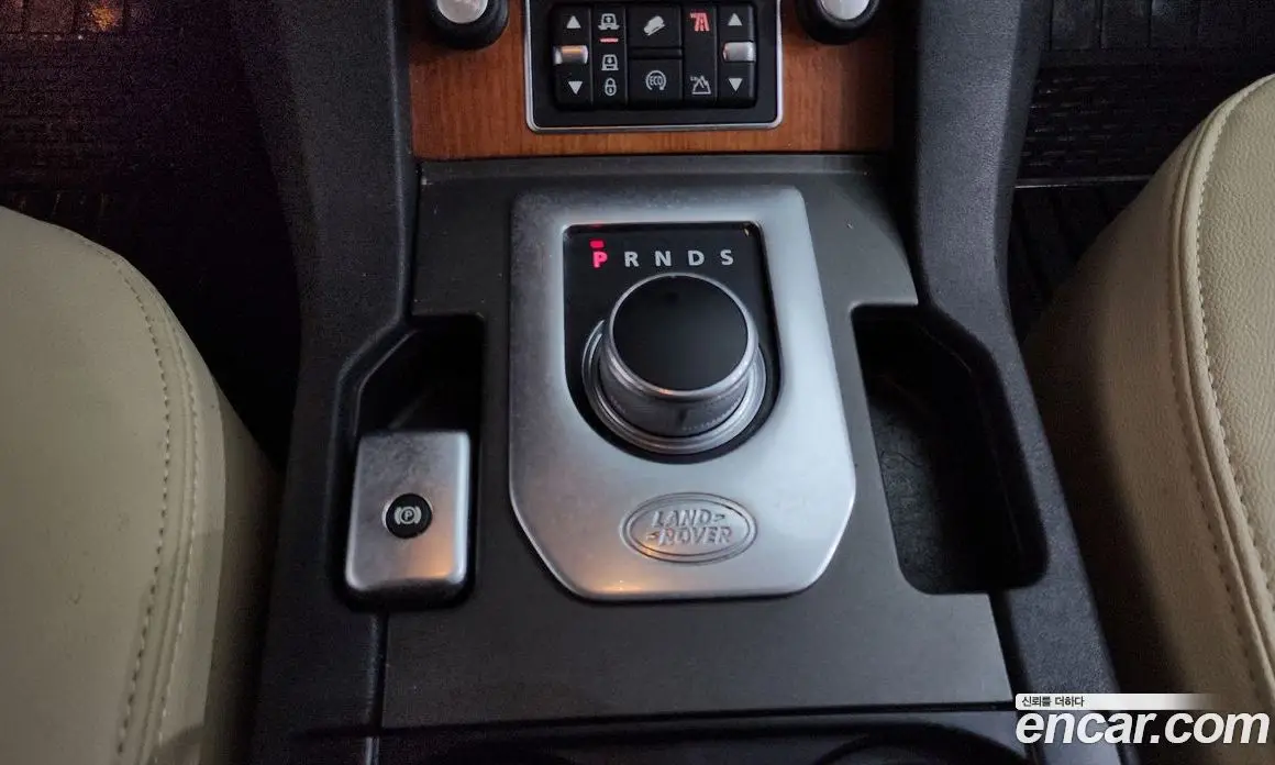 Land Rover Discovery 2015 3.0 автомат (гидро), фото 9 Land Rover Discovery 2015 3.0 автомат (гидро), фото 9