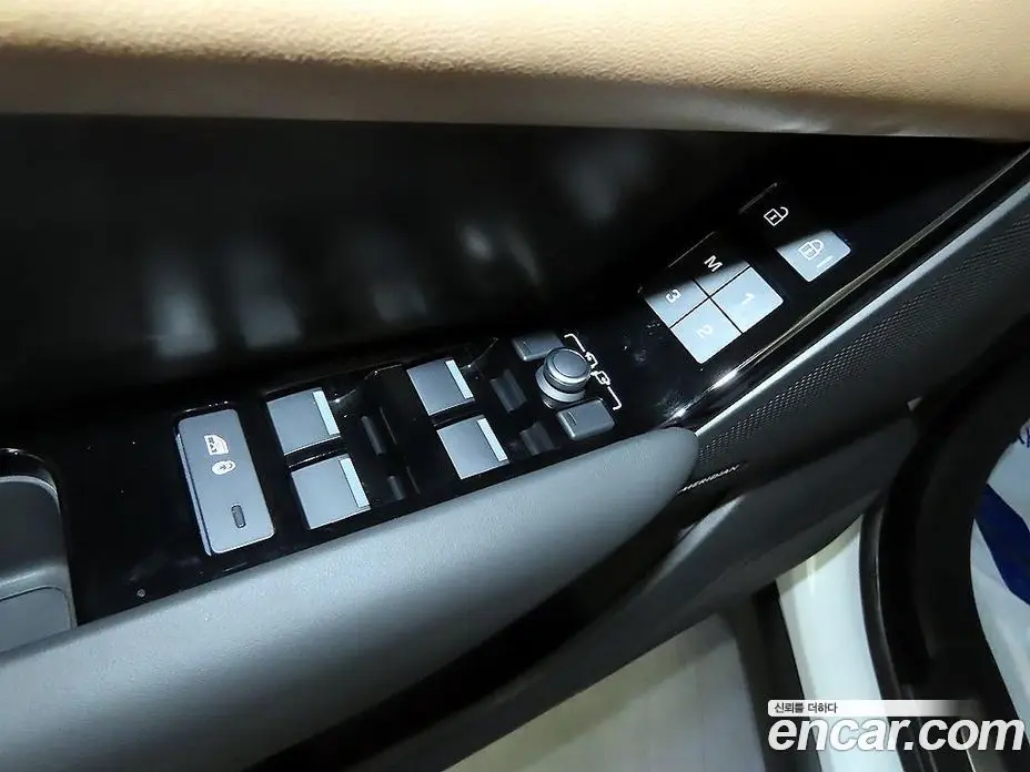 Land Rover Range Rover Velar 2024 3.0 автомат (гидро), фото 13
