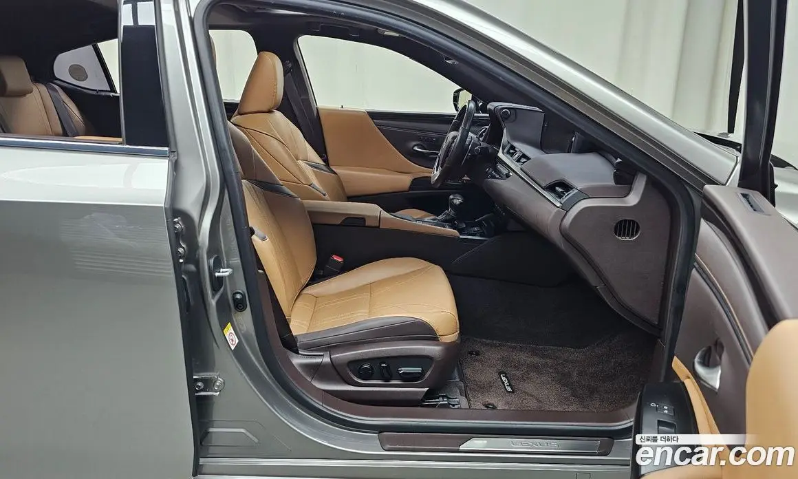 Lexus ES 2018 2.5 автомат (гидро), фото 11