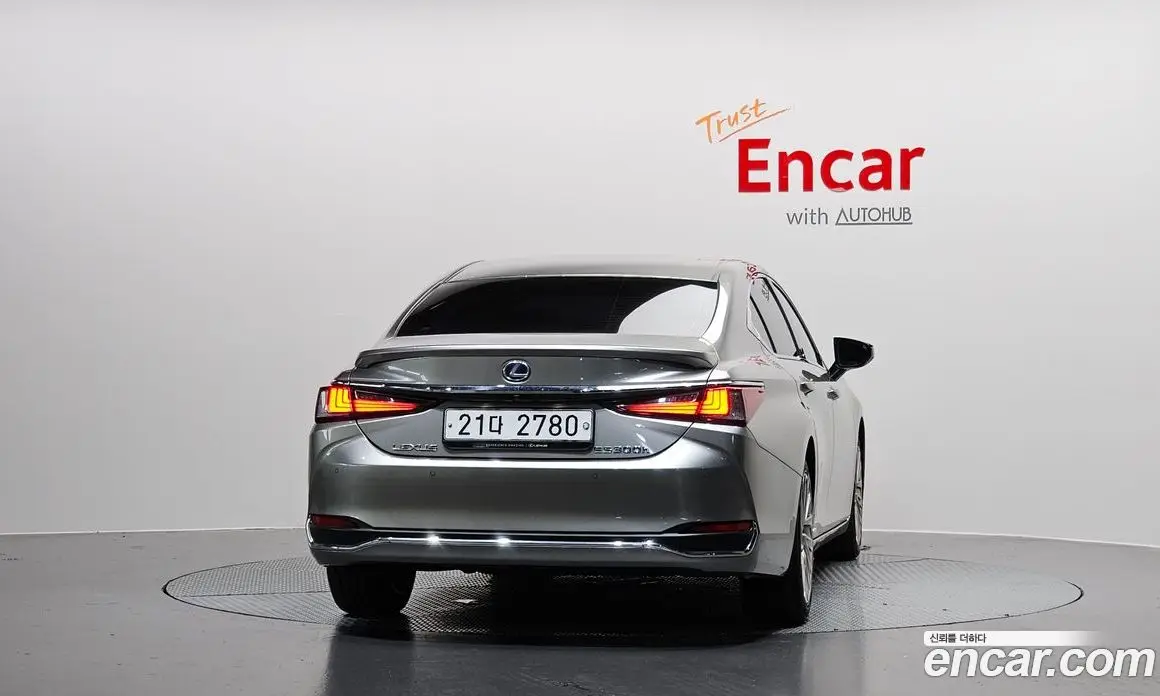 Lexus ES 2018 2.5 автомат (гидро), фото 4