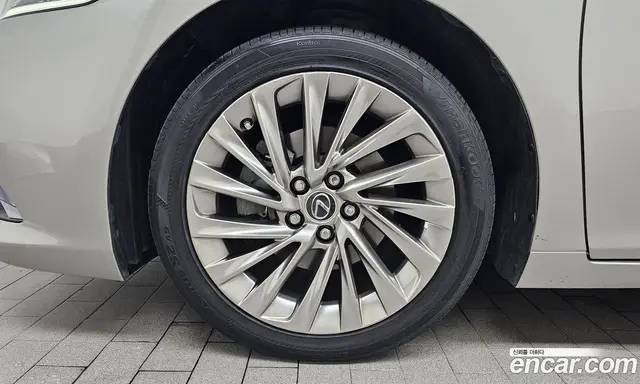 Lexus ES 2018 2.5 автомат (гидро), миниатюра 5