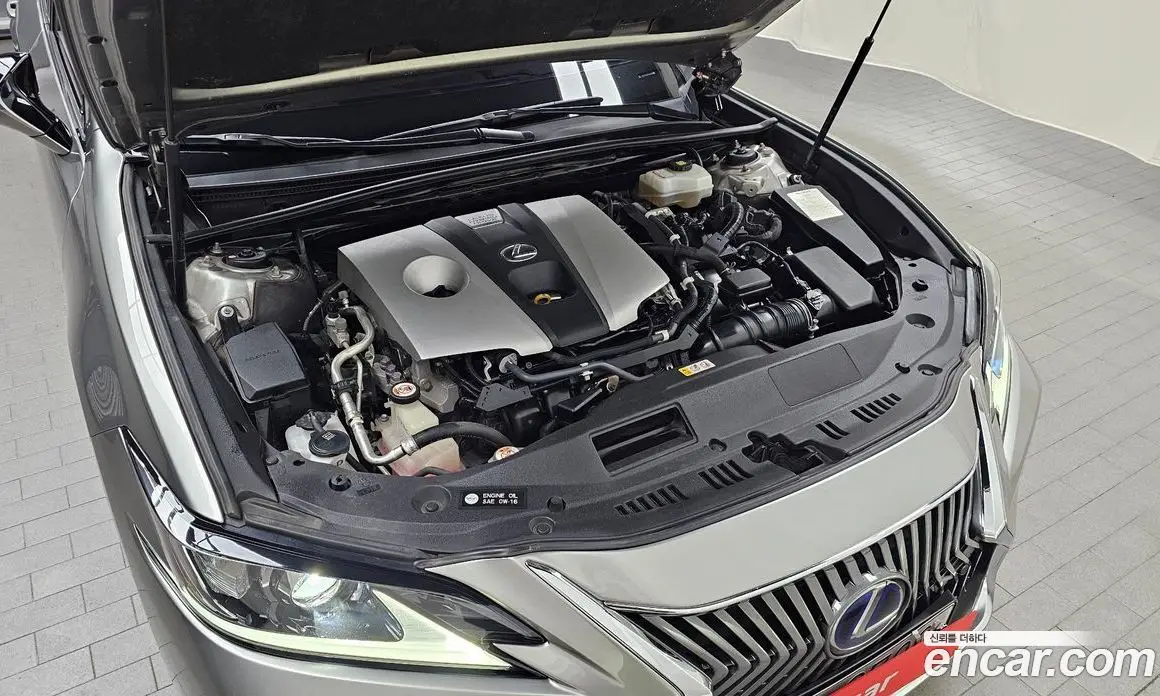 Lexus ES 2018 2.5 автомат (гидро), фото 6