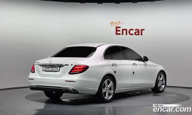 Mercedes-Benz E-Class 2016 1.9 автомат (гидро), миниатюра 2 Mercedes-Benz E-Class 2016 1.9 автомат (гидро), миниатюра 2
