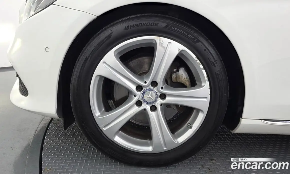 Mercedes-Benz E-Class 2016 1.9 автомат (гидро), фото 5 Mercedes-Benz E-Class 2016 1.9 автомат (гидро), фото 5
