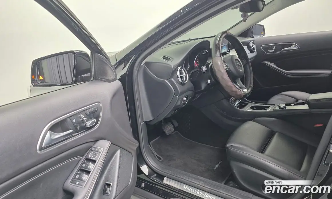Mercedes-Benz GLA-Class 2019 2.0 автомат (гидро), фото 12 Mercedes-Benz GLA-Class 2019 2.0 автомат (гидро), фото 12