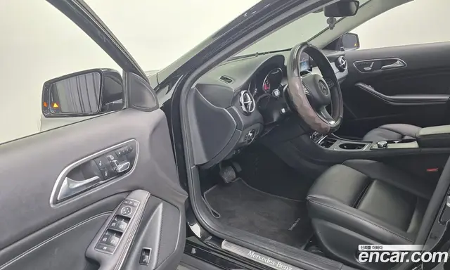 Mercedes-Benz GLA-Class 2019 2.0 автомат (гидро), миниатюра 12