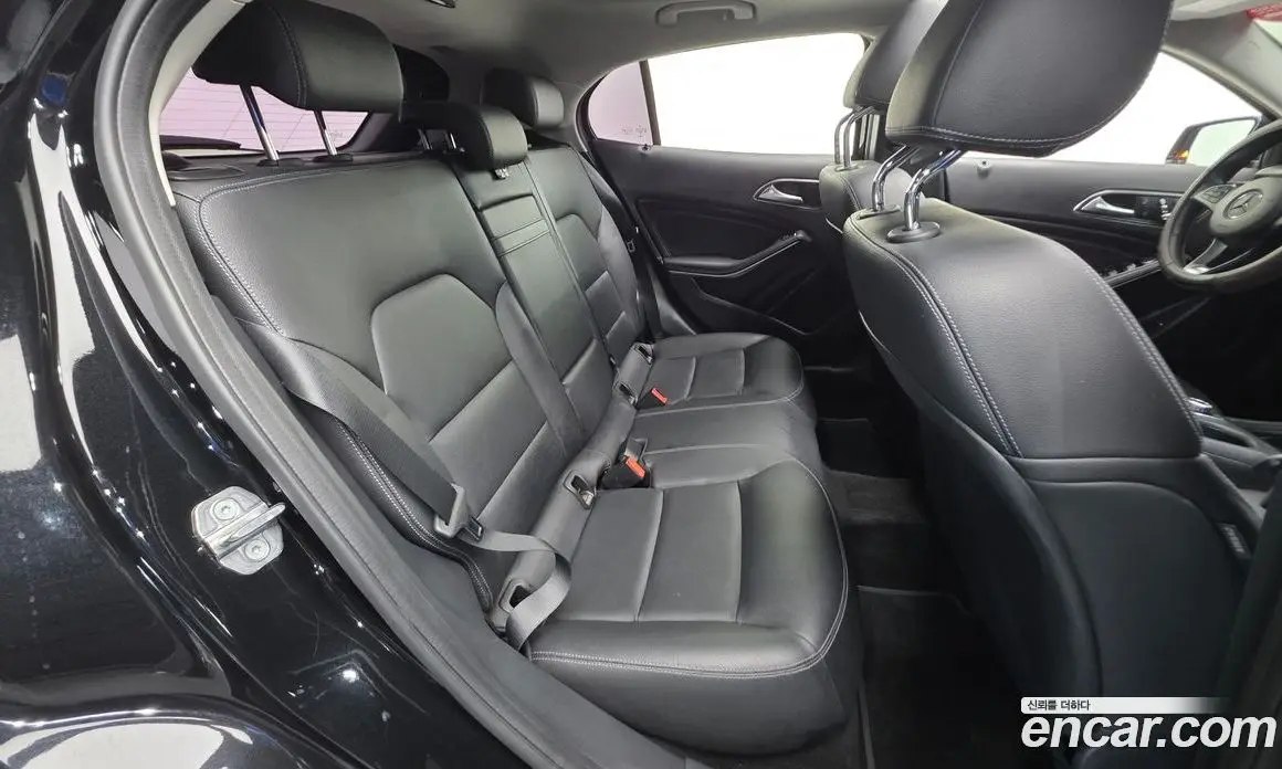 Mercedes-Benz GLA-Class 2019 2.0 автомат (гидро), фото 19 Mercedes-Benz GLA-Class 2019 2.0 автомат (гидро), фото 19
