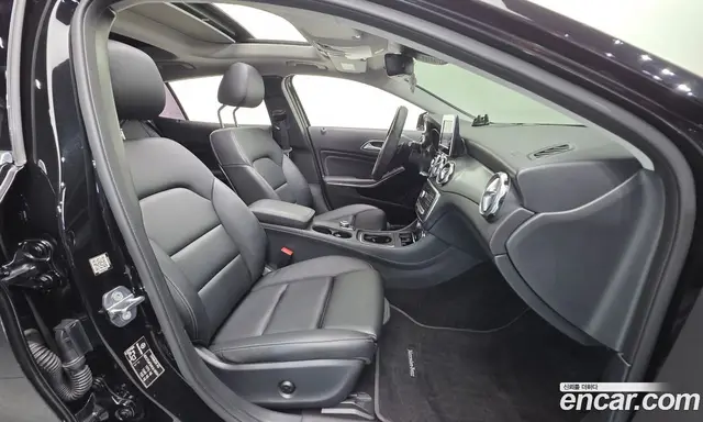 Mercedes-Benz GLA-Class 2019 2.0 автомат (гидро), миниатюра 10 Mercedes-Benz GLA-Class 2019 2.0 автомат (гидро), миниатюра 10