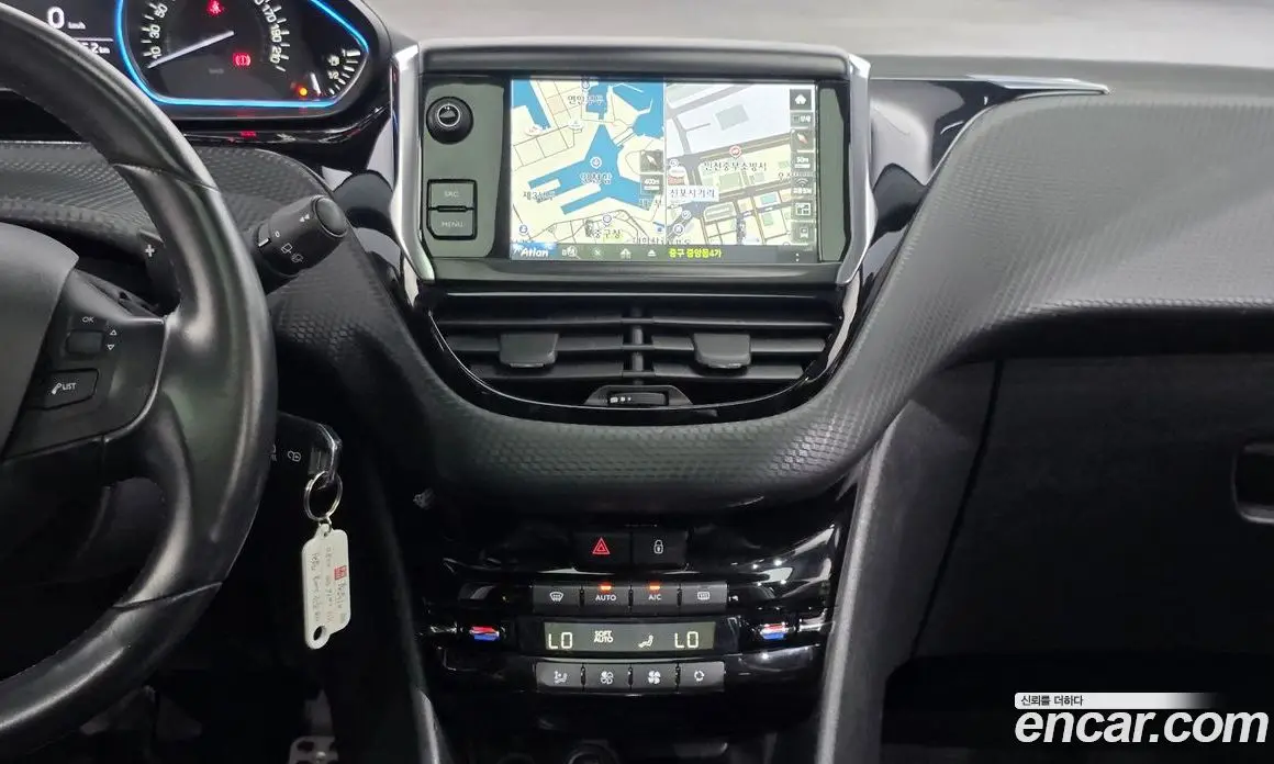 Peugeot 2008 2016 1.6 автомат (гидро), фото 17 Peugeot 2008 2016 1.6 автомат (гидро), фото 17