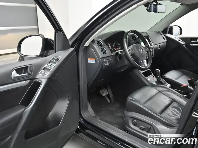 Volkswagen Tiguan 2015 2.0 автомат (гидро), миниатюра 11