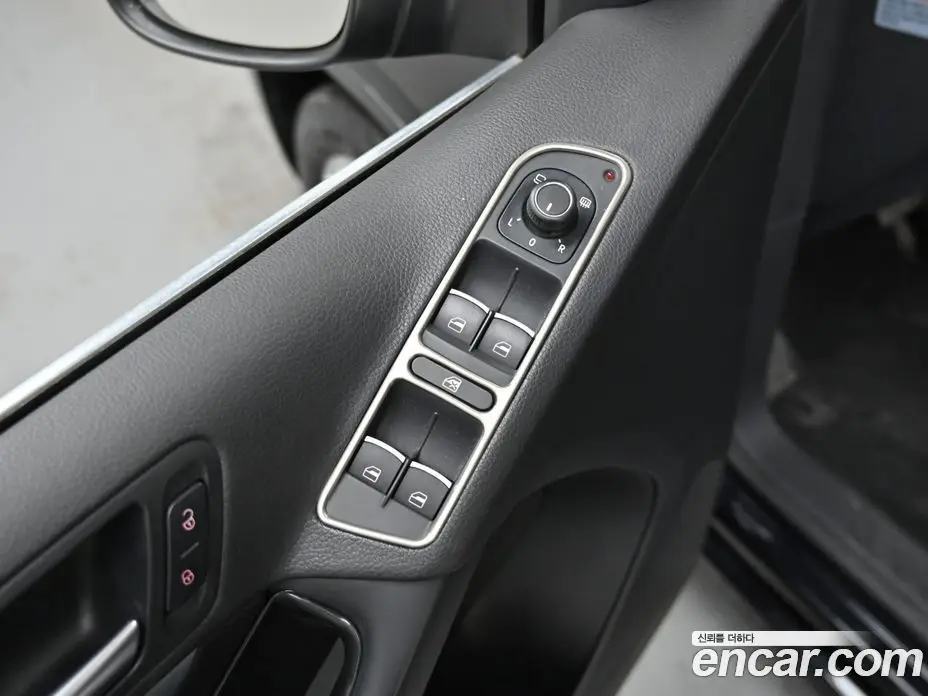 Volkswagen Tiguan 2015 2.0 автомат (гидро), фото 15