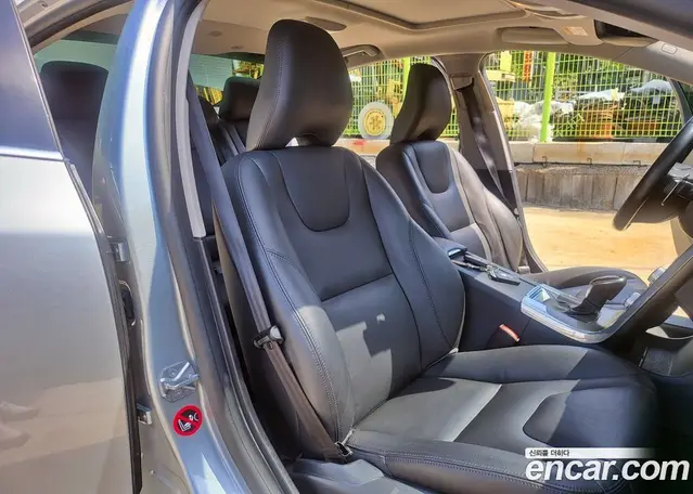 Volvo S60 2015 1.6 автомат (гидро), миниатюра 4 Volvo S60 2015 1.6 автомат (гидро), миниатюра 4