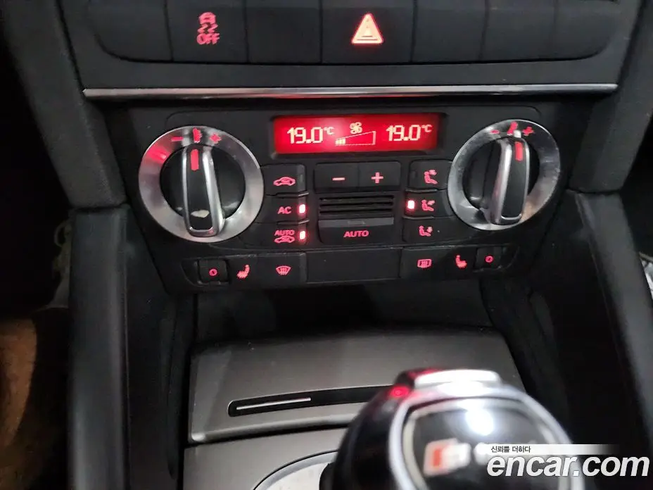 Audi A3 2011 2.0 автомат (гидро), фото 13