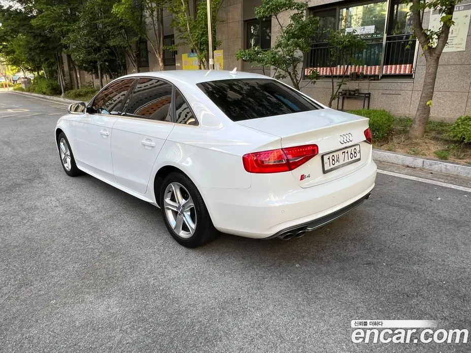 Audi A4 2013 2.0 автомат (гидро), фото 2 Audi A4 2013 2.0 автомат (гидро), фото 2