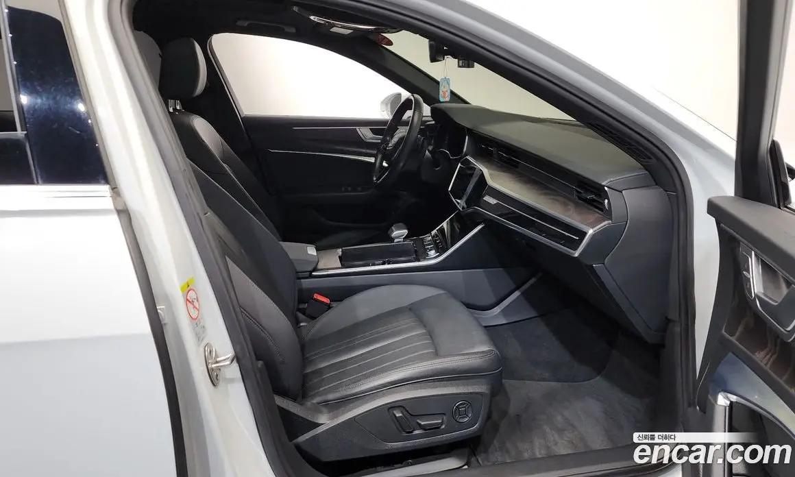 Audi A6 2020 2.0 автомат (гидро), фото 11