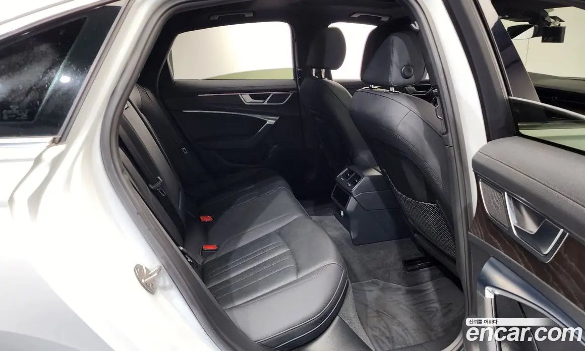 Audi A6 2020 2.0 автомат (гидро), фото 12