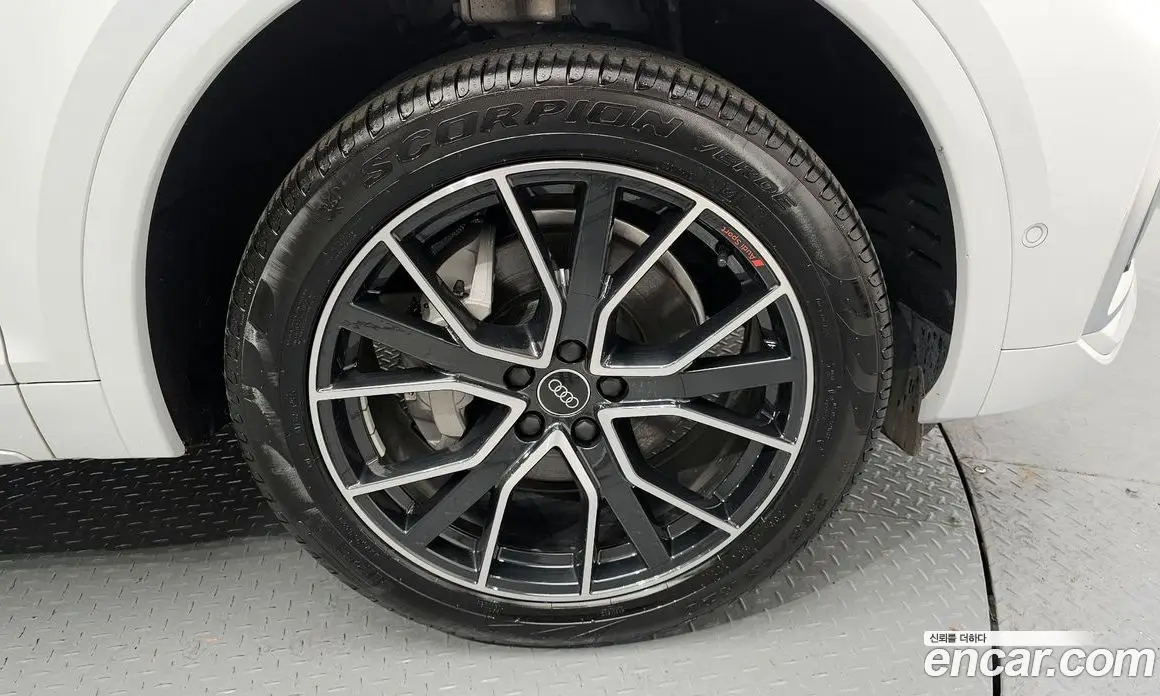 Audi Q5 2024 2.0 автомат (гидро), фото 5