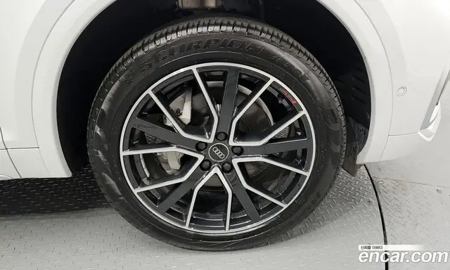 Audi Q5 2024 2.0 автомат (гидро), миниатюра 5