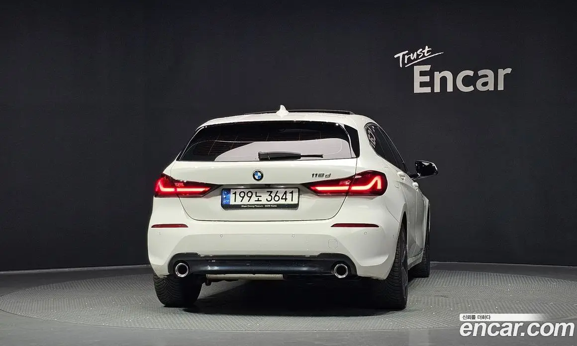BMW 1 серия 2021 2.0 автомат (гидро), фото 4 BMW 1 серия 2021 2.0 автомат (гидро), фото 4