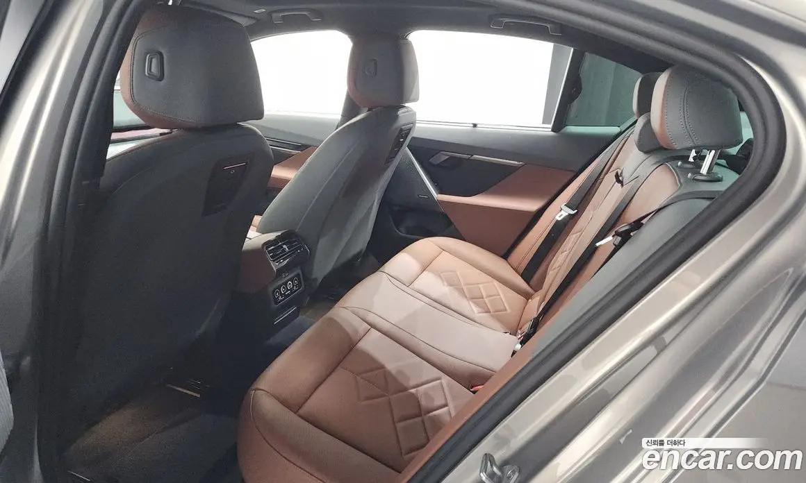 BMW 5 серия 2025 2.0 автомат (гидро), фото 19