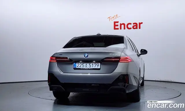 BMW 5 серия 2025 2.0 автомат (гидро), миниатюра 4