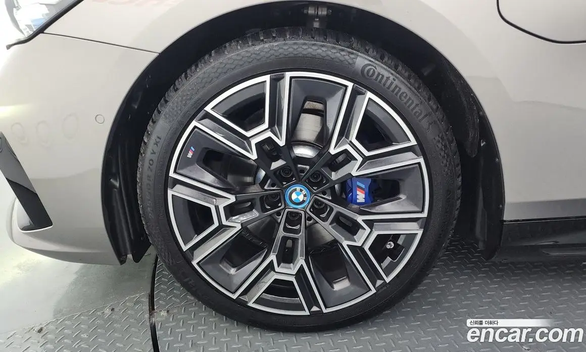 BMW 5 серия 2025 2.0 автомат (гидро), фото 5