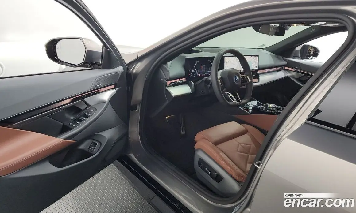 BMW 5 серия 2025 2.0 автомат (гидро), фото 10