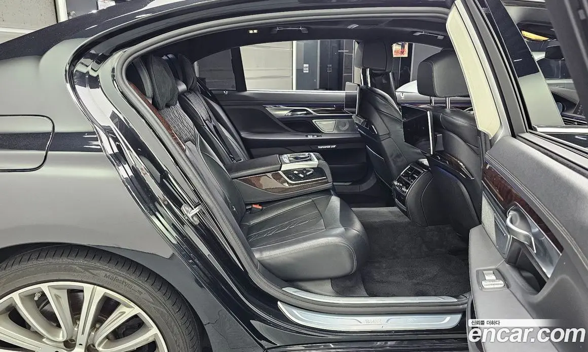 BMW 7 серия 2016 4.4 автомат (гидро), фото 12