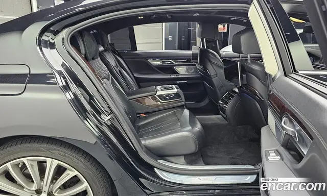 BMW 7 серия 2016 4.4 автомат (гидро), миниатюра 12