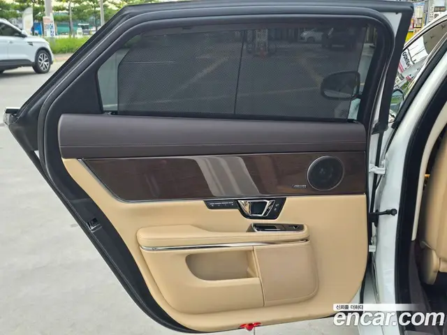 Jaguar XJ 2018 3.0 автомат (гидро), миниатюра 11