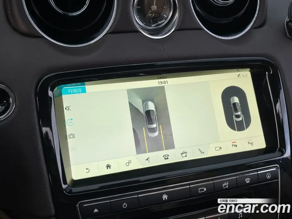 Jaguar XJ 2018 3.0 автомат (гидро), фото 17