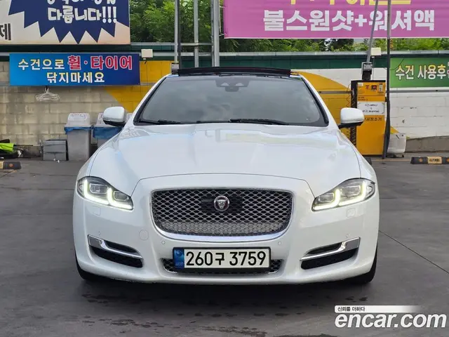 Jaguar XJ 2018 3.0 автомат (гидро), миниатюра 3