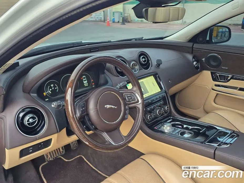 Jaguar XJ 2018 3.0 автомат (гидро), фото 7