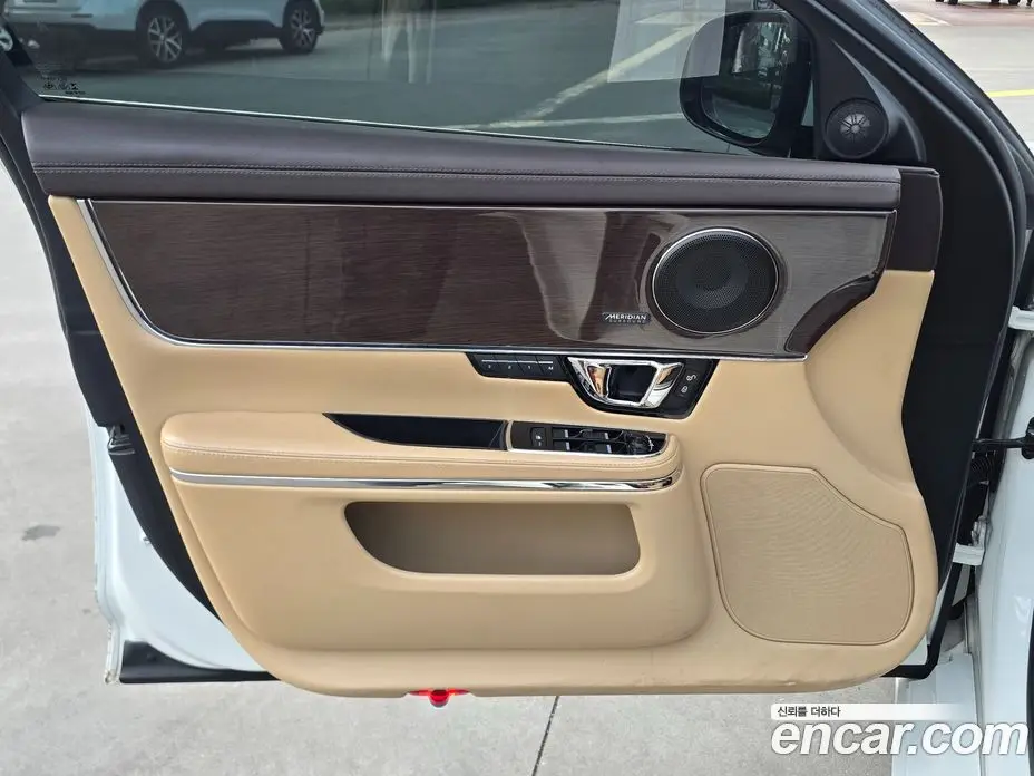Jaguar XJ 2018 3.0 автомат (гидро), фото 10